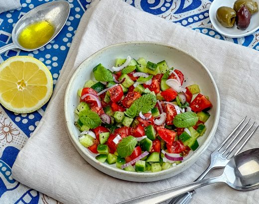Salad Shirazi: Tomaten-Gurken-Salat mit Minze