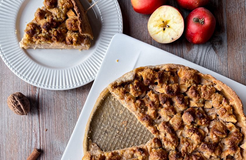 Herstliche Apfel-Tarte mit Honig-Zimt-Streusel